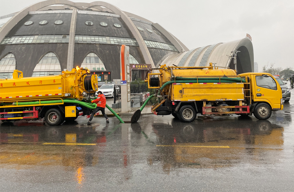 271马渡村商场管道清淤