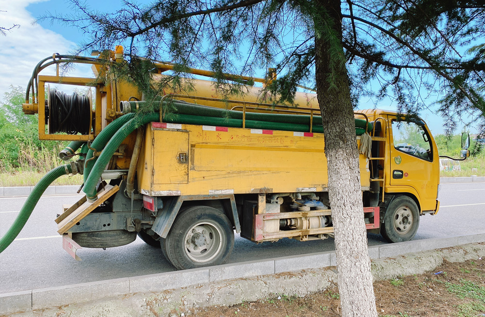 283马渡村清洗抽粪车